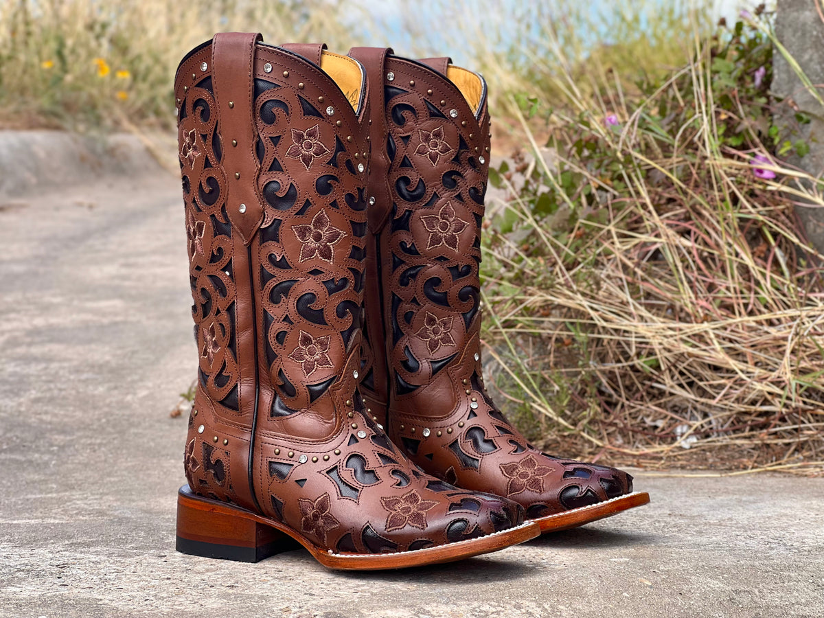 Black top cognac boots