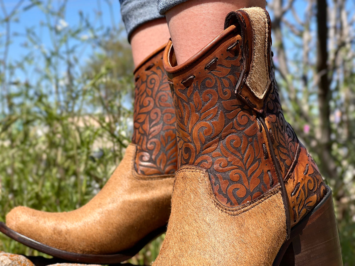 Women’s Tan Cowhide Ankle Boots / Artisan Embroidery