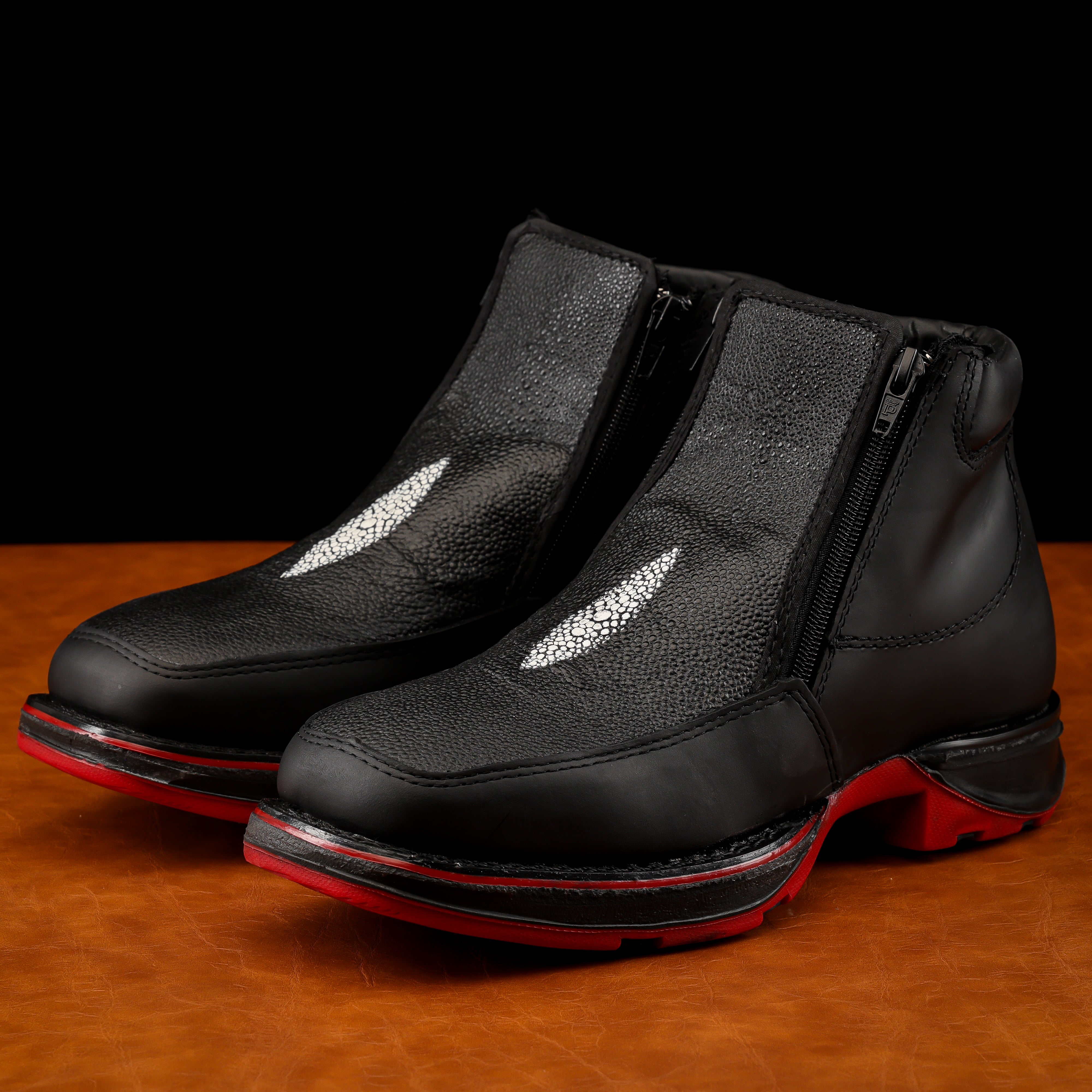 Black Stingray Leather Botin With 3D Lightweight Soles - Square