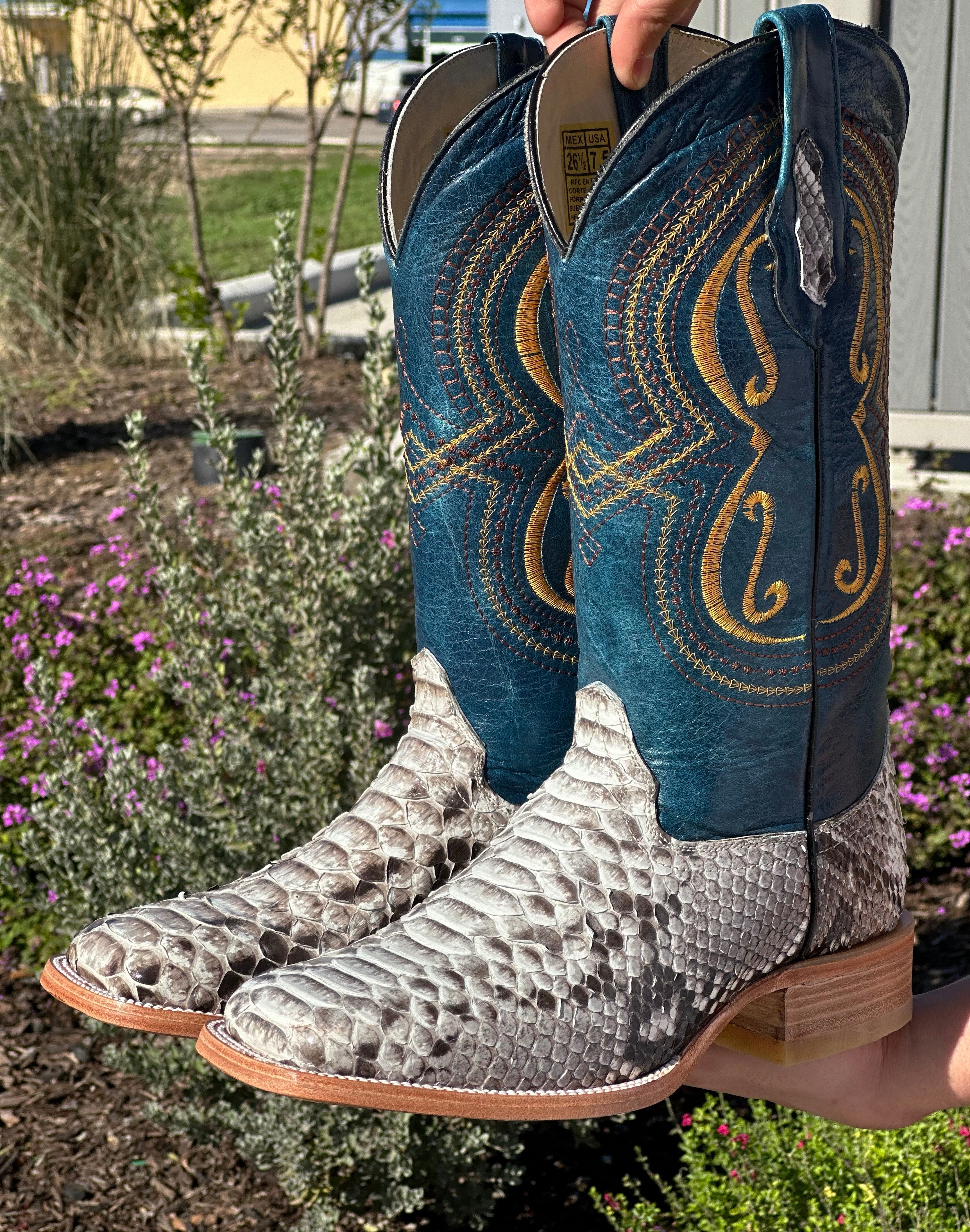 靴 PARIS TEXAS light blue python long boots Paris Texas Pré-Collection Bottes effet Serpent - Jeans pour Femme