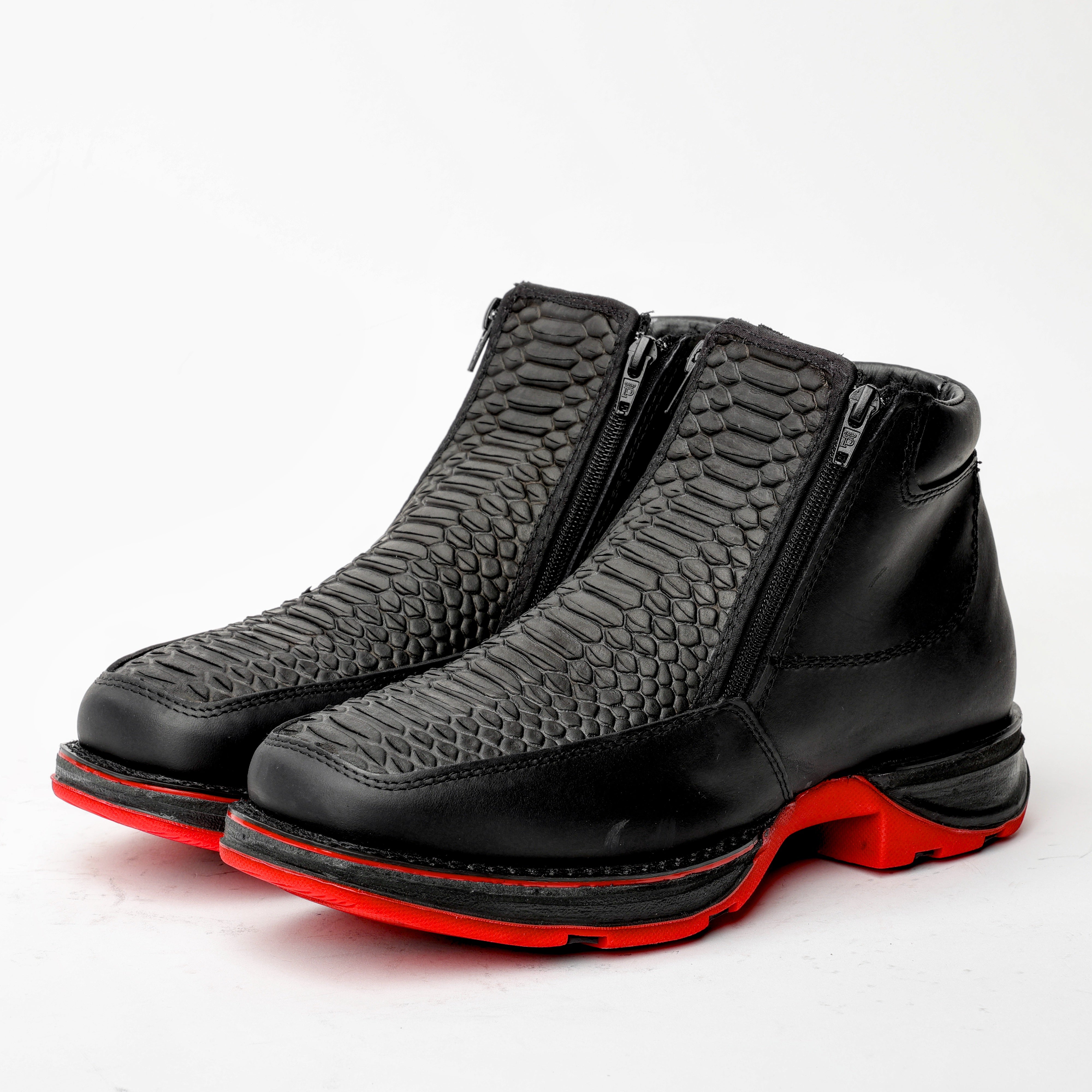 Matte Black Python Leather Botin With 3D Lightweight Soles