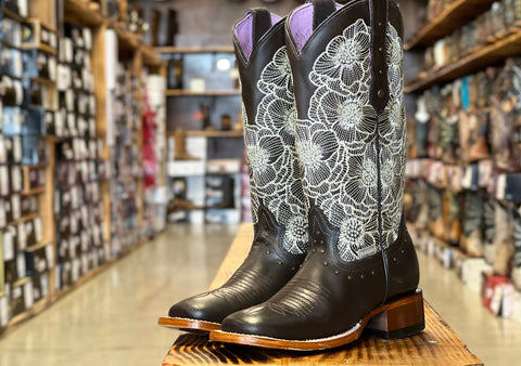 Women’s Brown Leather Boots With Embroidery Shaft
